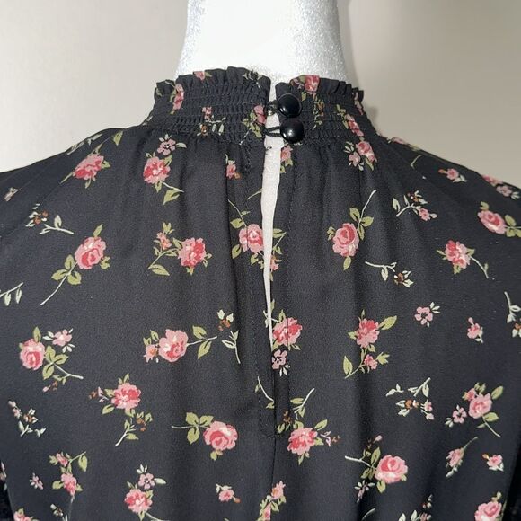 MAX+ASH S Black Gathered Mock Neck Rose Floral Short Sleeve Lace Detail Dress - Picture 7 of 9